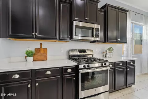 Kitchen - 10548 E Palladium Dr, Mesa, AZ 85212 photo 6 of 8