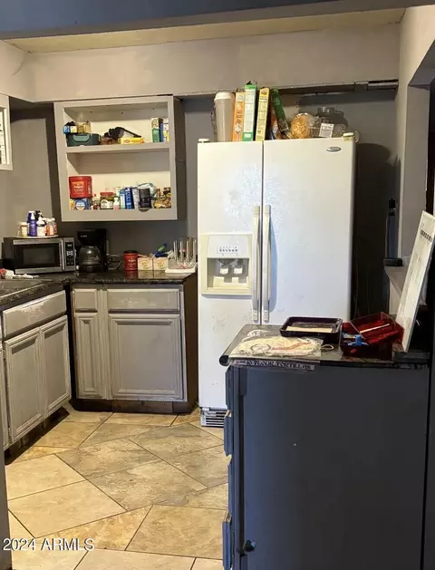 3 S 28th Dr, Phoenix, AZ 85009 photo 6