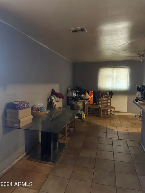 3 S 28th Dr, Phoenix, AZ 85009 photo 4