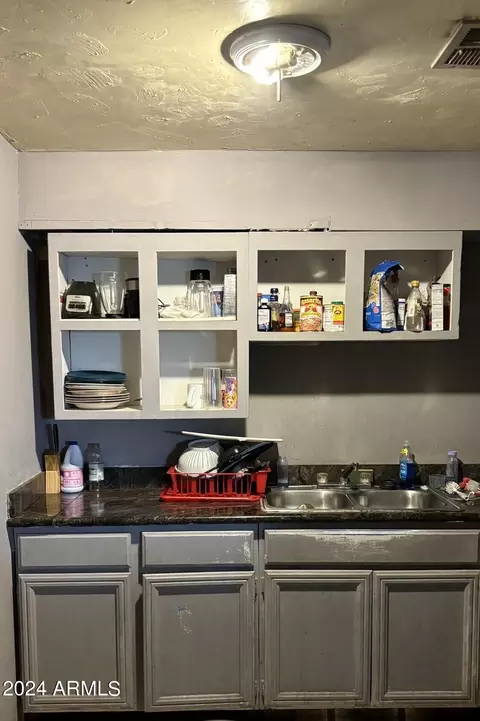 3 S 28th Dr, Phoenix, AZ 85009 photo 7
