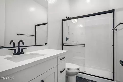 Bath - 1291 E Donato Ct, Gilbert, AZ 85298 photo 5 of 7