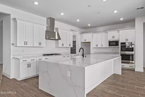 Kitchen - 1291 E Donato Ct, Gilbert, AZ 85298 photo 2 of 7