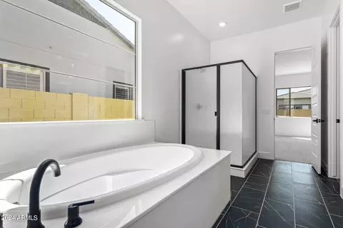 Bath - 1291 E Donato Ct, Gilbert, AZ 85298 photo 3 of 7