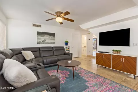 3409 E Glenhaven Dr, Phoenix, AZ 85048 photo 8