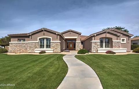 Exterior - 4142 E Meadowview Dr, Gilbert, AZ 85298 photo 15 of 23