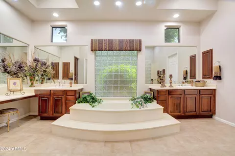 Bath - 4142 E Meadowview Dr, Gilbert, AZ 85298 photo 2 of 3