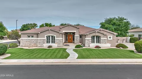 Exterior - 4142 E Meadowview Dr, Gilbert, AZ 85298 photo 14 of 23