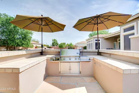 Exterior - 4142 E Meadowview Dr, Gilbert, AZ 85298 photo 4 of 23