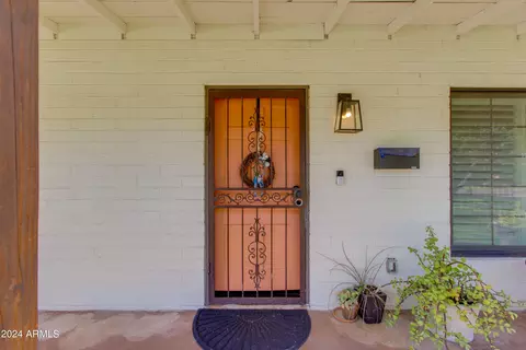 Exterior - 4036 E Vernon Ave, Phoenix, AZ 85008 photo 5 of 13