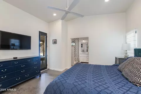 Bedroom - 4036 E Vernon Ave, Phoenix, AZ 85008 photo 2 of 8