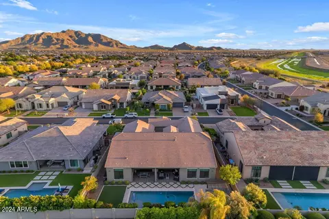 View/Area - 2524 E Muirfield St, Gilbert, AZ 85298 photo 2 of 14