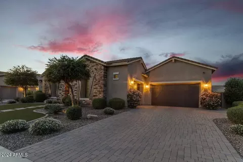 Exterior - 2524 E Muirfield St, Gilbert, AZ 85298 photo 2 of 27