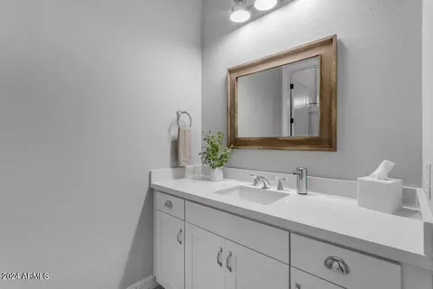 Bath - 2524 E Muirfield St, Gilbert, AZ 85298 photo 8 of 10