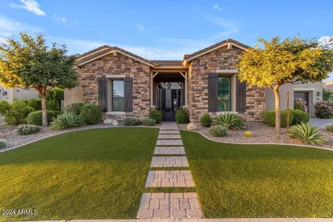 Exterior - 2524 E Muirfield St, Gilbert, AZ 85298 photo 24 of 27