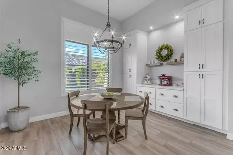Dining - 2524 E Muirfield St, Gilbert, AZ 85298 photo 3 of 5