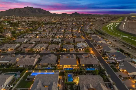 View/Area - 2524 E Muirfield St, Gilbert, AZ 85298 photo 1 of 14