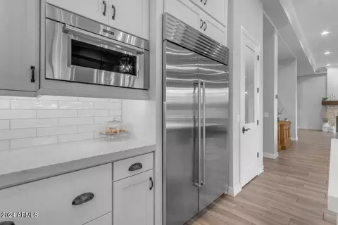 Kitchen - 2524 E Muirfield St, Gilbert, AZ 85298 photo 6 of 8