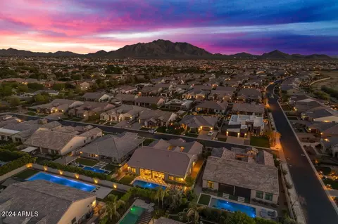 View/Area - 2524 E Muirfield St, Gilbert, AZ 85298 photo 9 of 14