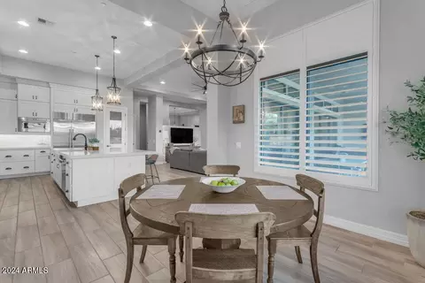 Dining - 2524 E Muirfield St, Gilbert, AZ 85298 photo 4 of 5