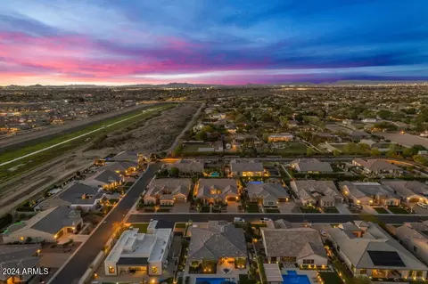 View/Area - 2524 E Muirfield St, Gilbert, AZ 85298 photo 5 of 14