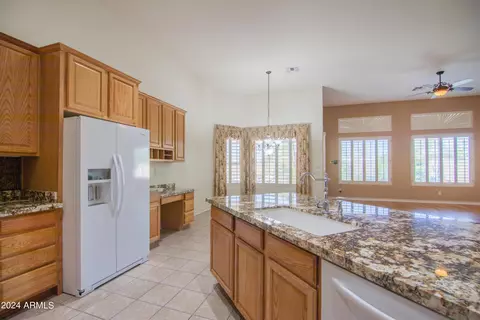 Kitchen - 9765 E Grandview St, Mesa, AZ 85207 photo 5 of 7