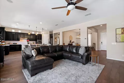 Living - 872 E Hampton Ln, Gilbert, AZ 85295 photo 2 of 4