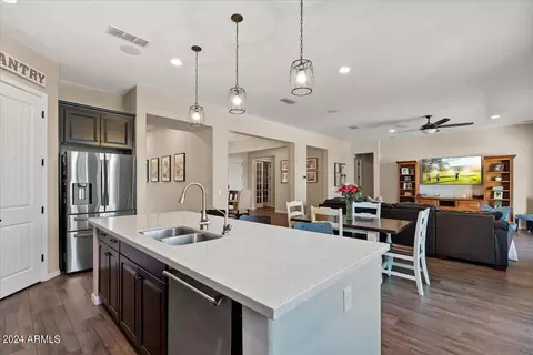 Kitchen - 872 E Hampton Ln, Gilbert, AZ 85295 photo 5 of 6