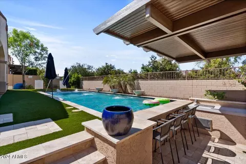 Exterior - 872 E Hampton Ln, Gilbert, AZ 85295 photo 11 of 17