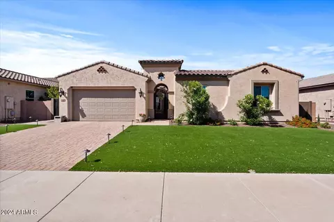 872 E Hampton Ln, Gilbert, AZ 85295