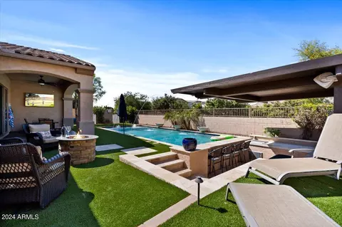 Exterior - 872 E Hampton Ln, Gilbert, AZ 85295 photo 10 of 17