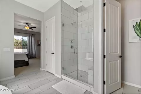Bath - 872 E Hampton Ln, Gilbert, AZ 85295 photo 2 of 4