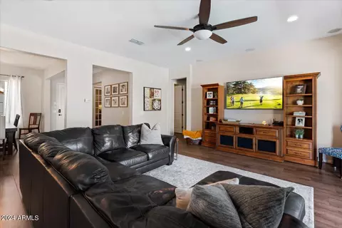 Living - 872 E Hampton Ln, Gilbert, AZ 85295 photo 3 of 4