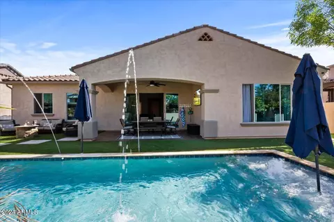 Exterior - 872 E Hampton Ln, Gilbert, AZ 85295 photo 16 of 17