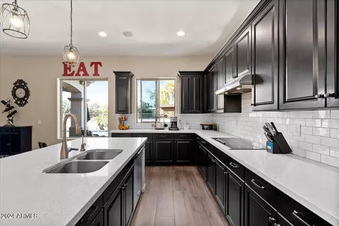 Kitchen - 872 E Hampton Ln, Gilbert, AZ 85295 photo 6 of 6