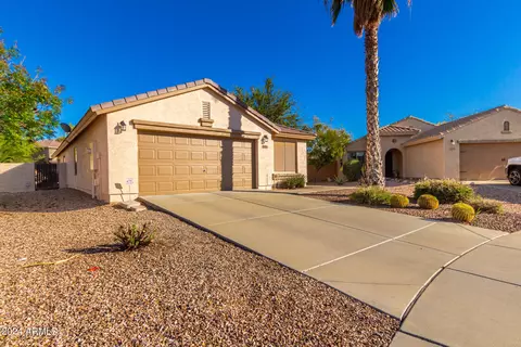 859 W Desert Mountain Dr, San Tan Valley, AZ 85143