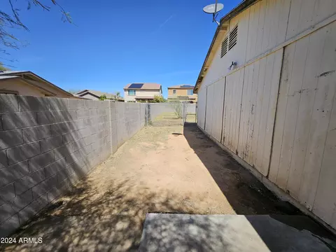 Exterior - 2818 E Villa Rita Dr, Phoenix, AZ 85032 photo 8 of 12