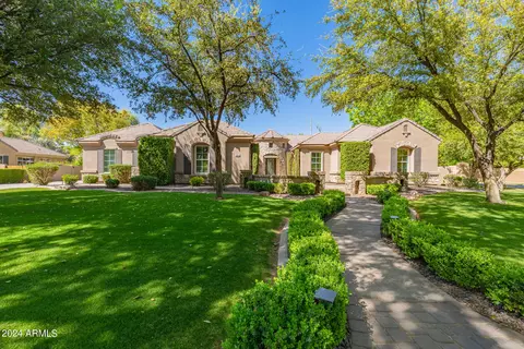 2890 E Page Ct, Gilbert, AZ 85234