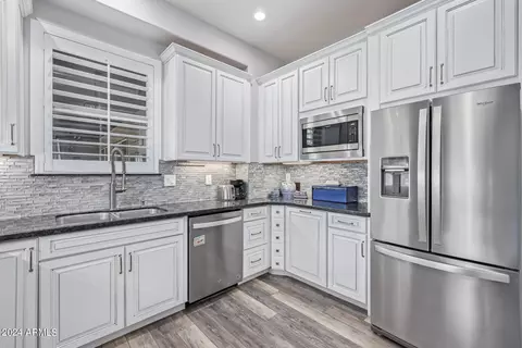 Kitchen - 2890 E Page Ct, Gilbert, AZ 85234 photo 6 of 6