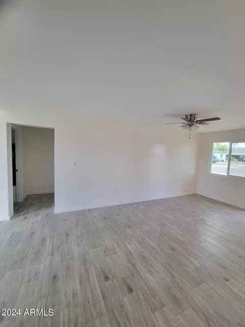 1318 E Grove St, Phoenix, AZ 85040 photo 6