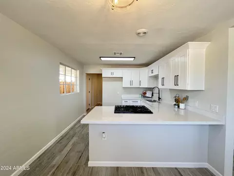8518 N 27th Dr, Phoenix, AZ 85051
