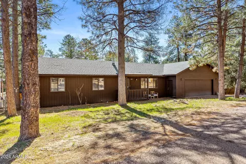3307 Pine Cone Dr, Overgaard, AZ 85933