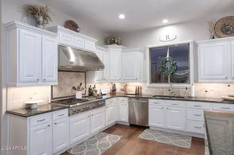 Kitchen - 3725 E Bryce Ln, Phoenix, AZ 85050 photo 4 of 4
