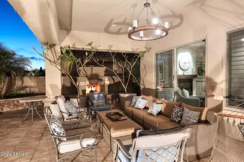 Living - 3725 E Bryce Ln, Phoenix, AZ 85050 photo 11 of 11
