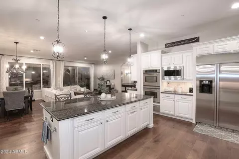 Kitchen - 3725 E Bryce Ln, Phoenix, AZ 85050 photo 3 of 4