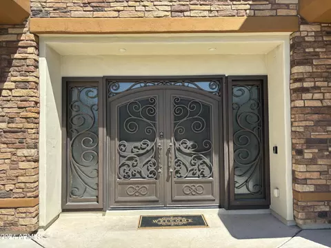 Entry Way - 2884 E Clifton Ct, Gilbert, AZ 85295 photo 1 of 11