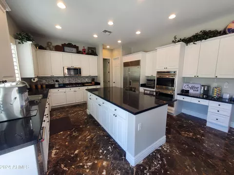 Kitchen - 2884 E Clifton Ct, Gilbert, AZ 85295 photo 1 of 10