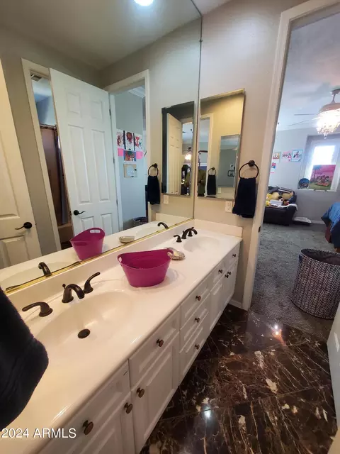 Bath - 2884 E Clifton Ct, Gilbert, AZ 85295 photo 10 of 11