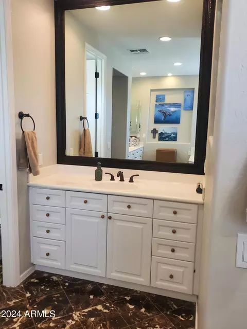 Bath - 2884 E Clifton Ct, Gilbert, AZ 85295 photo 5 of 11