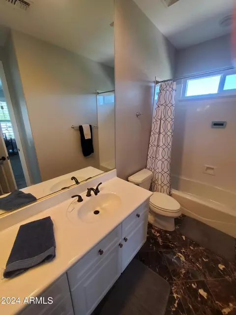 Bath - 2884 E Clifton Ct, Gilbert, AZ 85295 photo 9 of 11