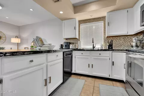 Kitchen - 3143 El Moro Ave, Mesa, AZ 85204 photo 3 of 5